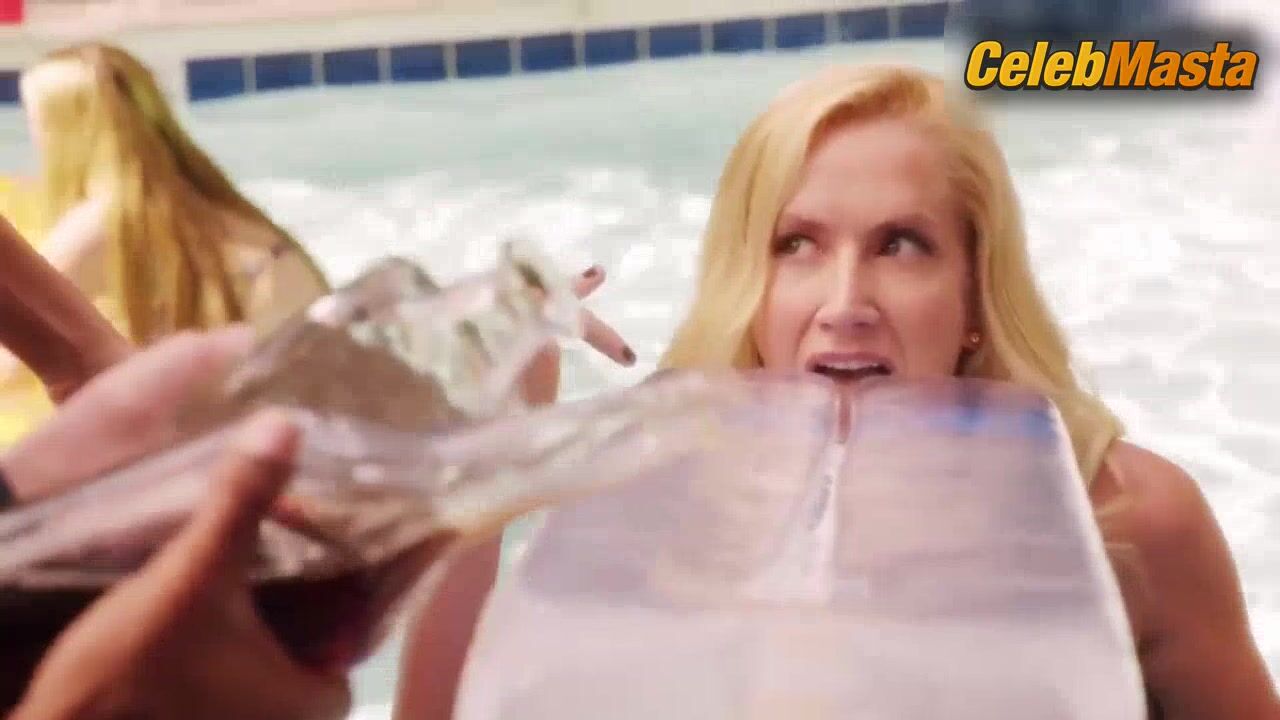 Angela Kinsey Kate Walsh And Swimsuit Scene From Bad Judge - Photo 1 of 5 photo 5