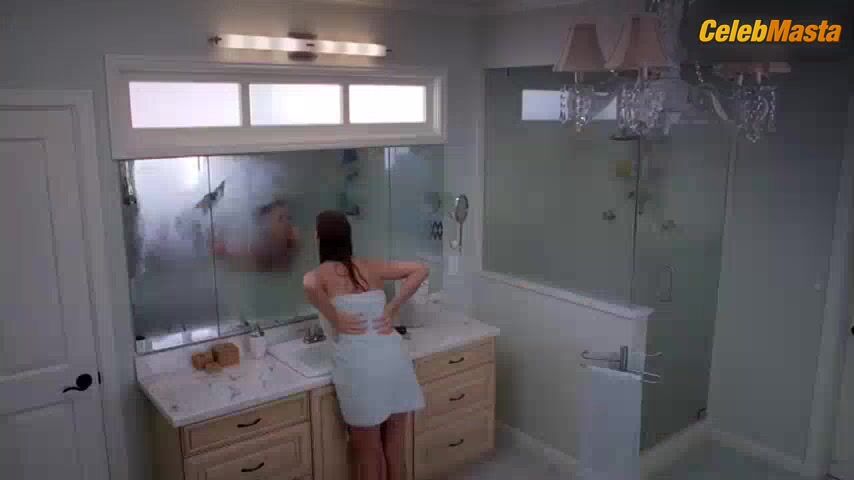 Kate Walsh ’s Sultry Scene In Private Practice - Photo 1 of 5 photo 2