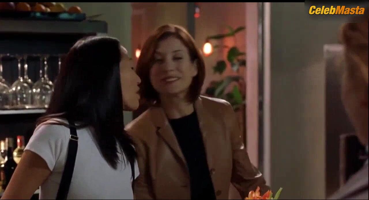 Kate Walsh Sandra Oh And Lesbian Scene From Under The - Photo 2 of 5