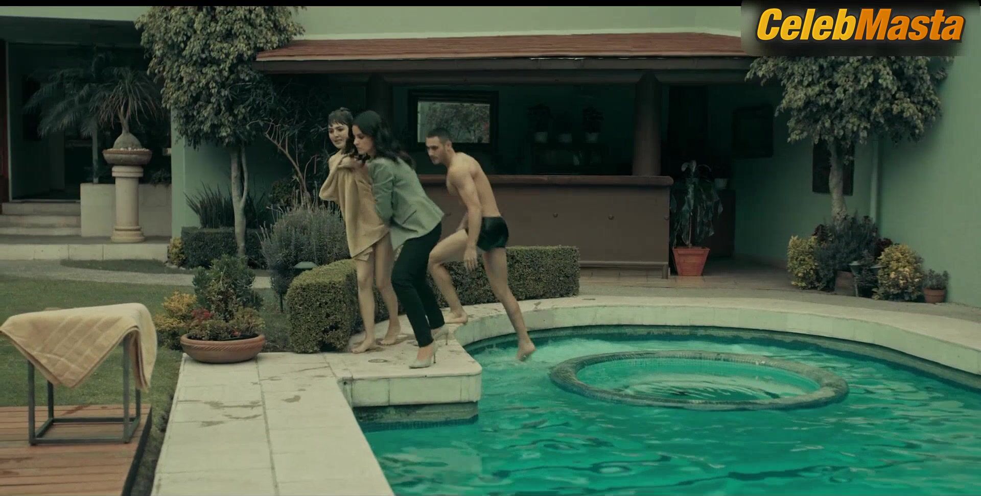 Regina Pavon ’s Swimsuit Scene In Dark Desire - Photo 2 of 5 photo 4