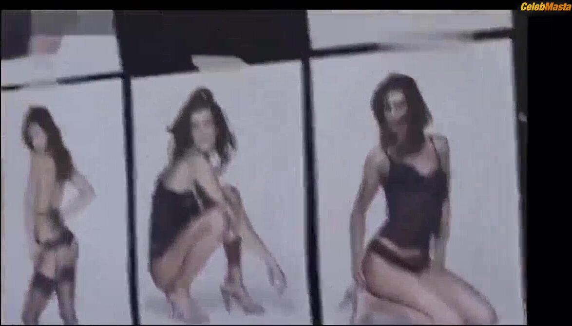 Elisabetta Canalis Swimsuit Scene From Making Of Supermax - Photo 1 of 5