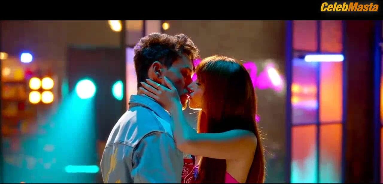 Tara Sutaria ’s Sexy Scene From Heropanti 2 - Photo 1 of 5 photo 4