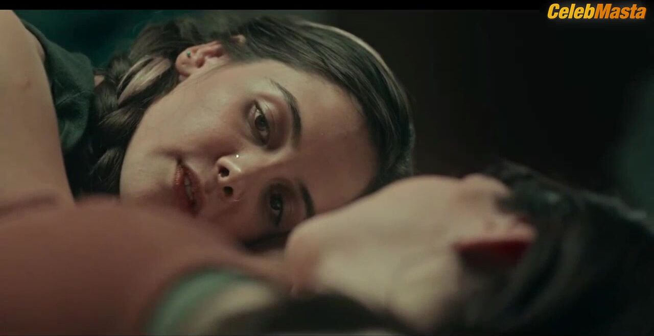 Regina Pavon Reveals Lesbian Scene In Dark Desire - Photo 5 of 5 photo 2