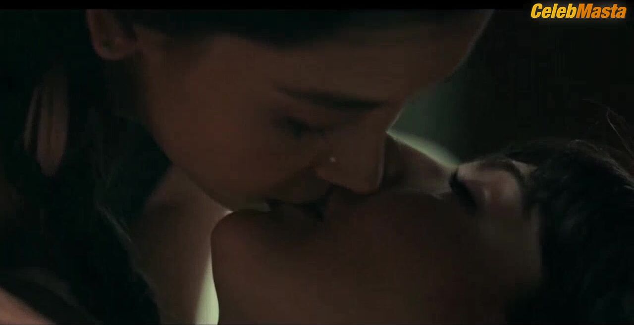 Regina Pavon Reveals Lesbian Scene In Dark Desire - Photo 5 of 5