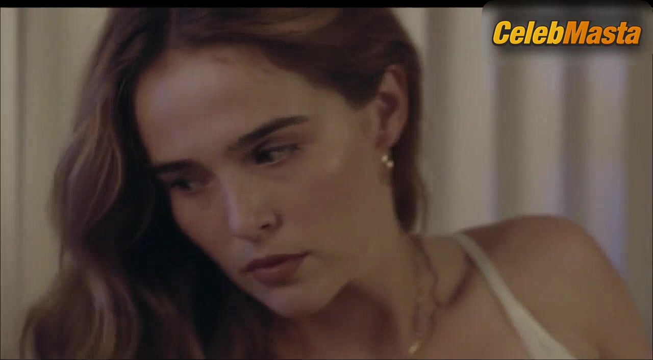 Dylan Gelula Zoey Deutch And ’s Underwear, Lesbian - Photo 1 of 5 photo 4
