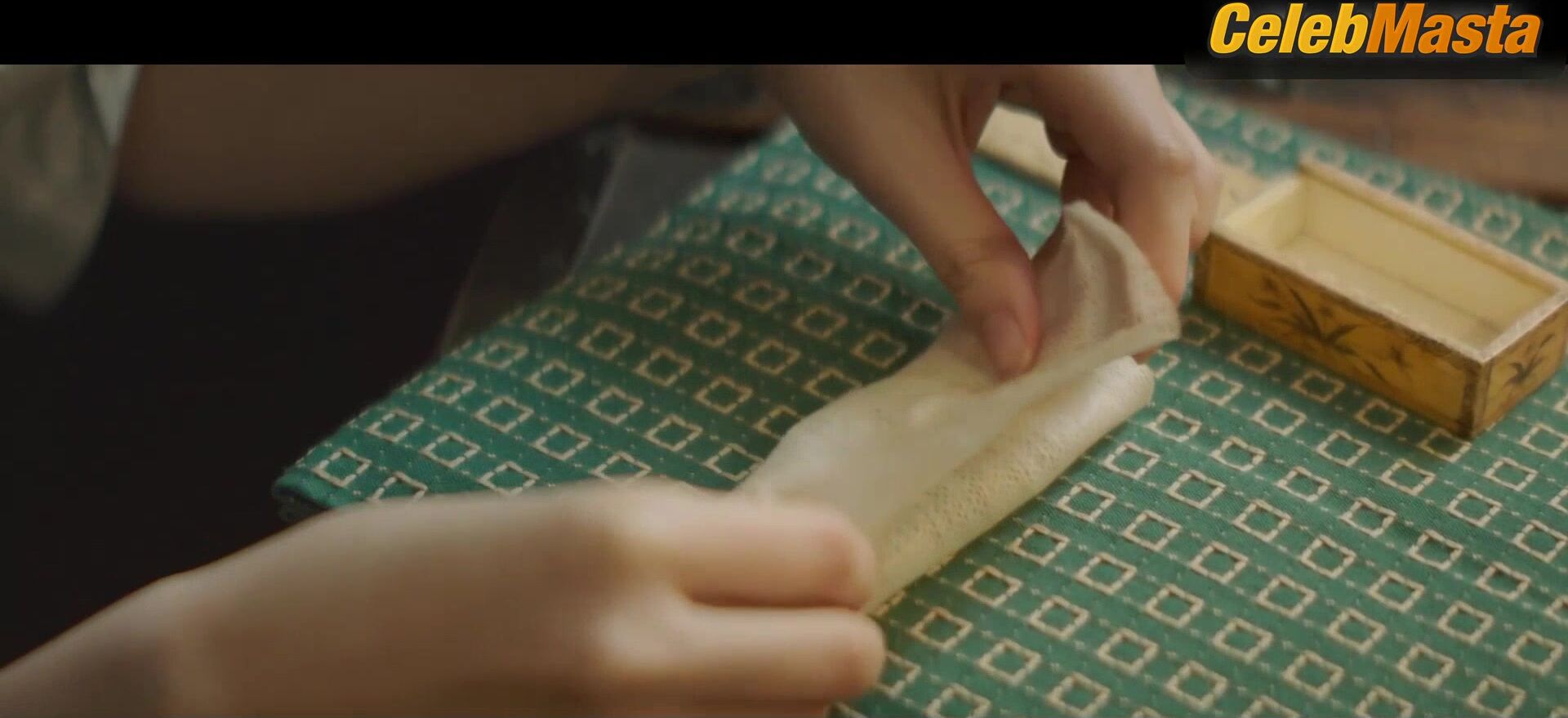 Liu Yifei ’s Underwear Scene From Night Peacock - Photo 1 of 5