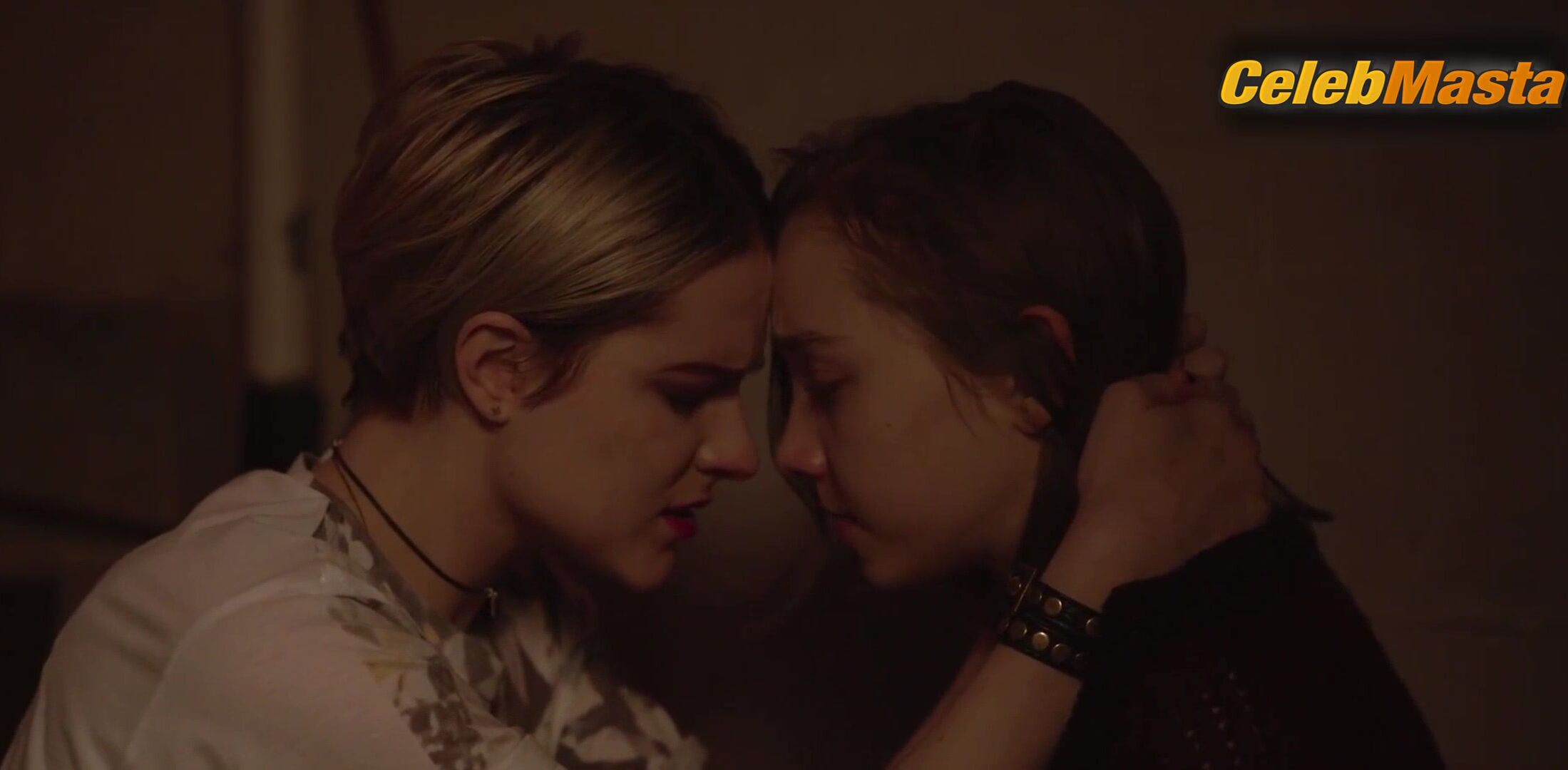 Evan Rachel Wood And Julia Sarah Stone’s Lesbian Scene - Photo 1 of 5 photo 5