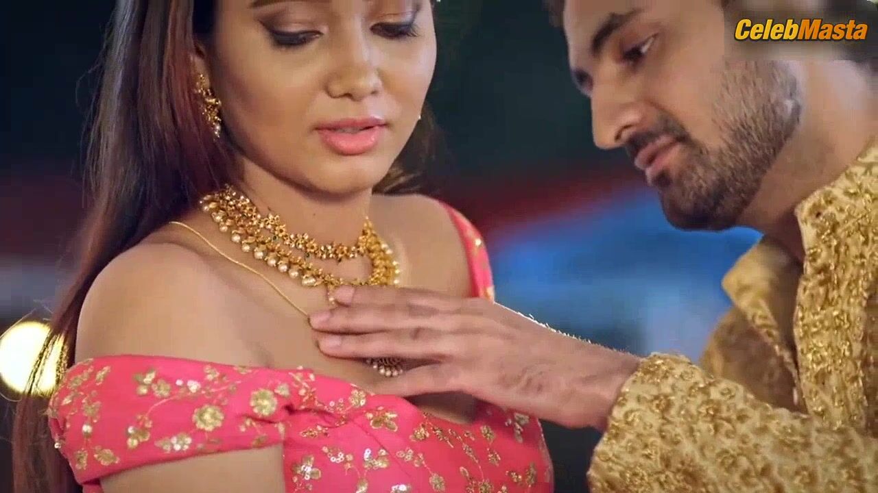 Priya Mishra ’s Steamy Scene In Mann Marzi - Photo 2 of 5