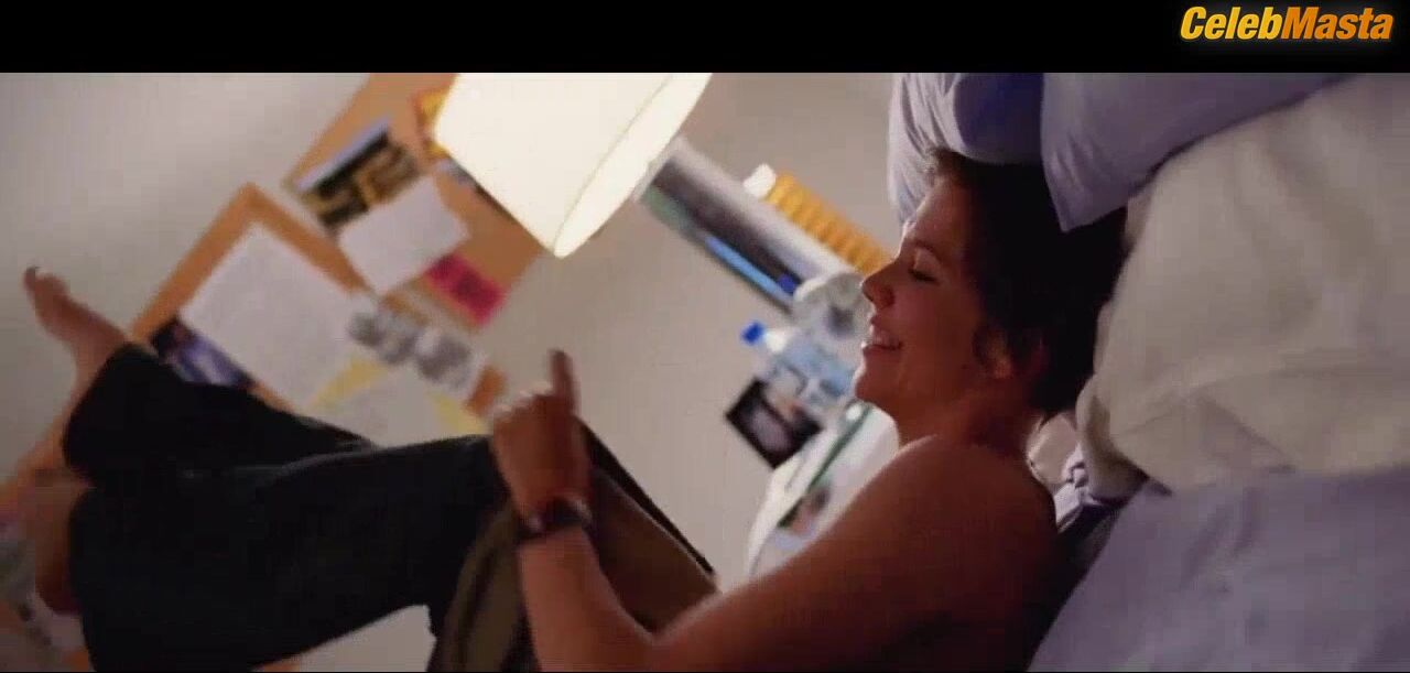 Maggie Gyllenhaal ’s Tits, Swimsuit Scene In Happy - Photo 1 of 5 photo 2