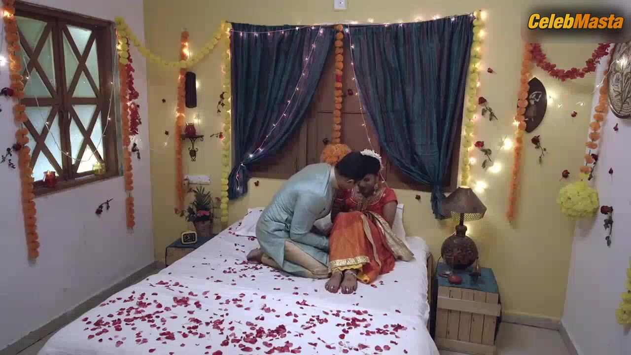 Muskaan Agarwal Reveals Booty, Breasts Scene In Charmsukh : - Photo 1 of 5 photo 2