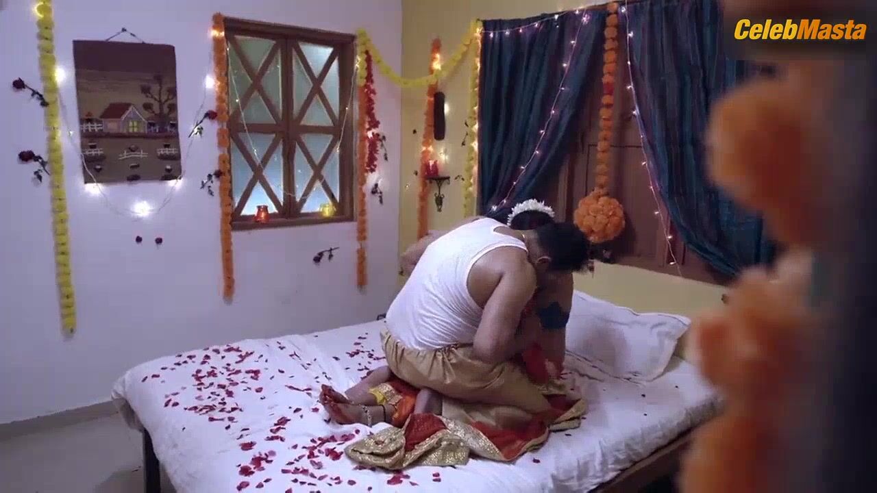Muskaan Agarwal Reveals Booty, Breasts Scene In Charmsukh : - Photo 1 of 5 photo 4