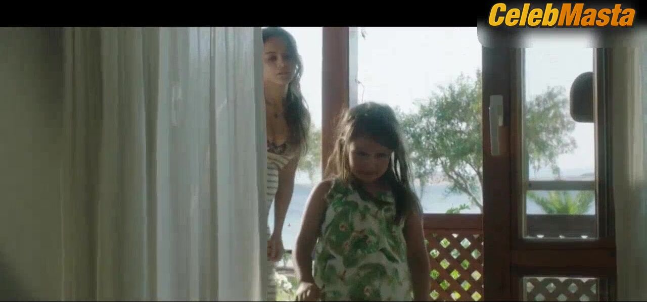 Damla Sonmez Swimsuit Scene From Across The Sea - Photo 2 of 5 photo 5