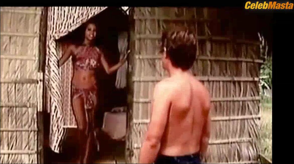 Laura Gemser Flaunts Booty, Tits Scene In Amore Libero - Photo 1 of 5