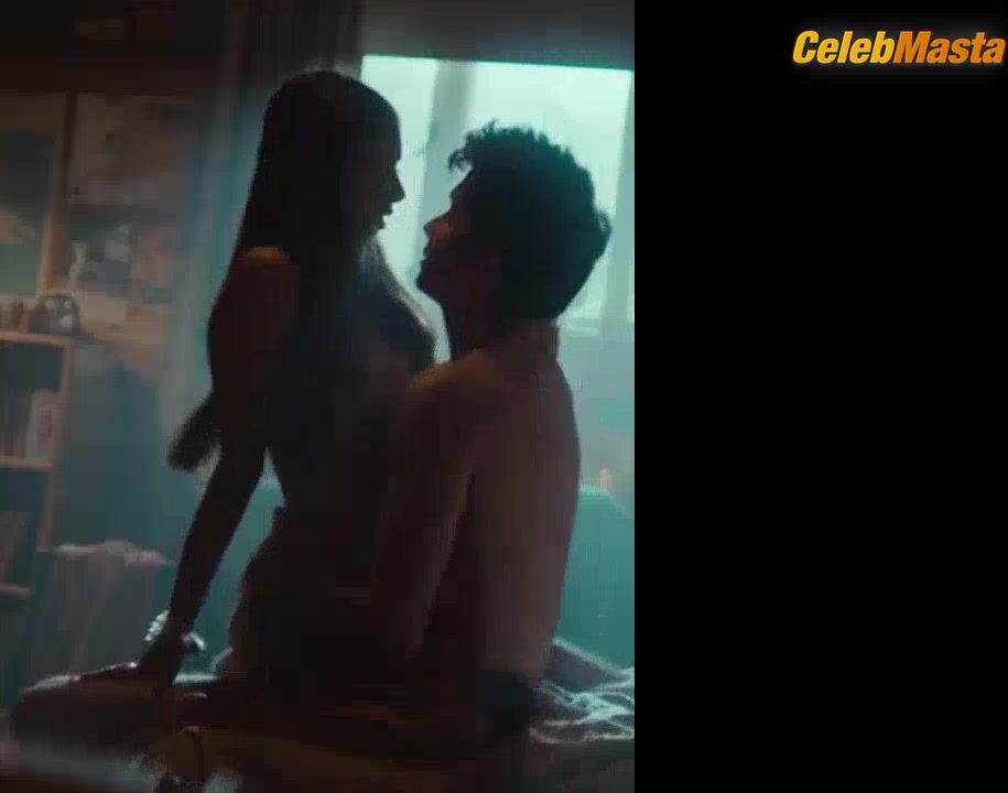 Mimi Keene Bares Breasts In Underwear Scene, Sex - Photo 3 of 5 photo 1