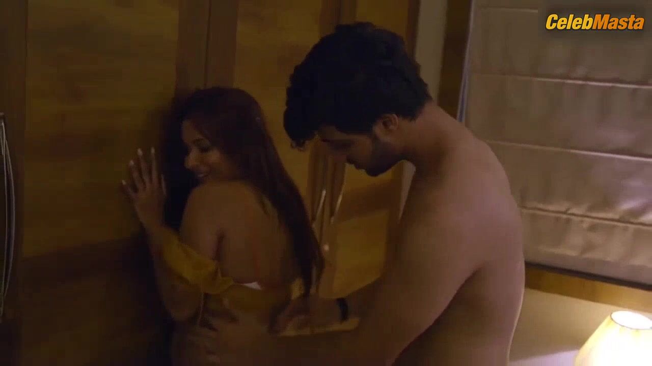 Muskaan Agarwal Booty, Tits Scene From Jaal - Photo 3 of 5 photo 4