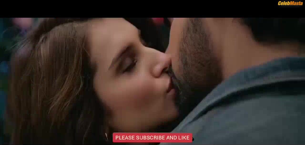 Tara Sutaria ’s Sexy Scene From Tadap - Photo 2 of 5