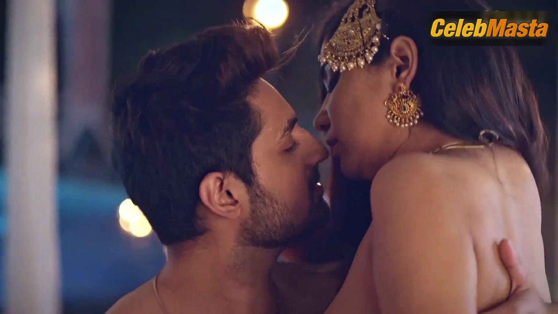 Priya Mishra Flaunts Boobs, Underwear Scene In Mann Marzi - Photo 2 of 5 photo 5