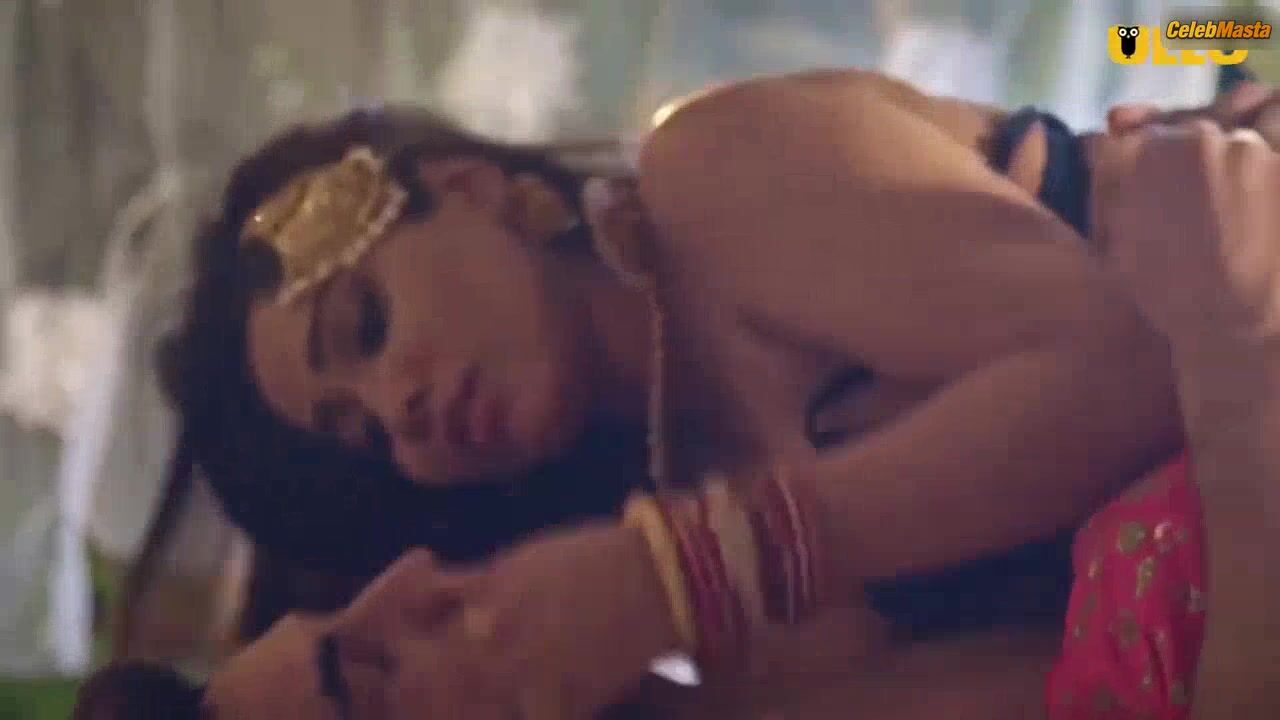 Priya Mishra Reveals Tits Scene In Mann Marzi - Photo 2 of 5 photo 4
