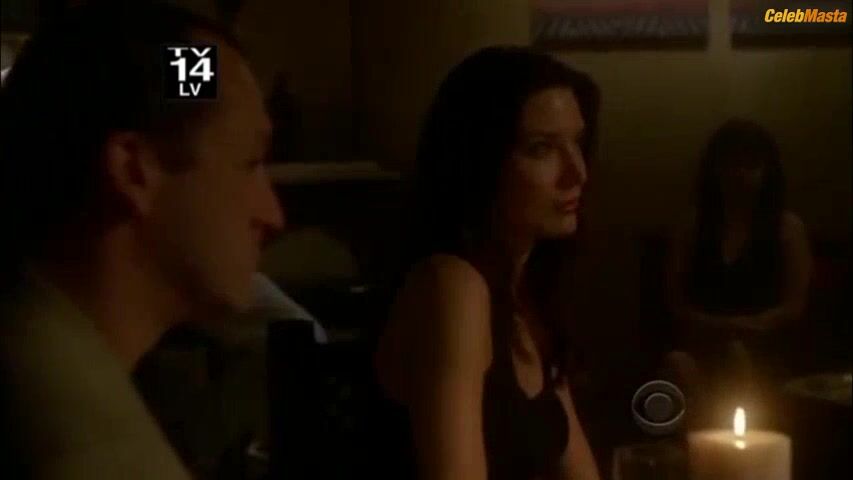 Cote De Pablo Booty, Swimsuit Scene In Ncis - Photo 2 of 5