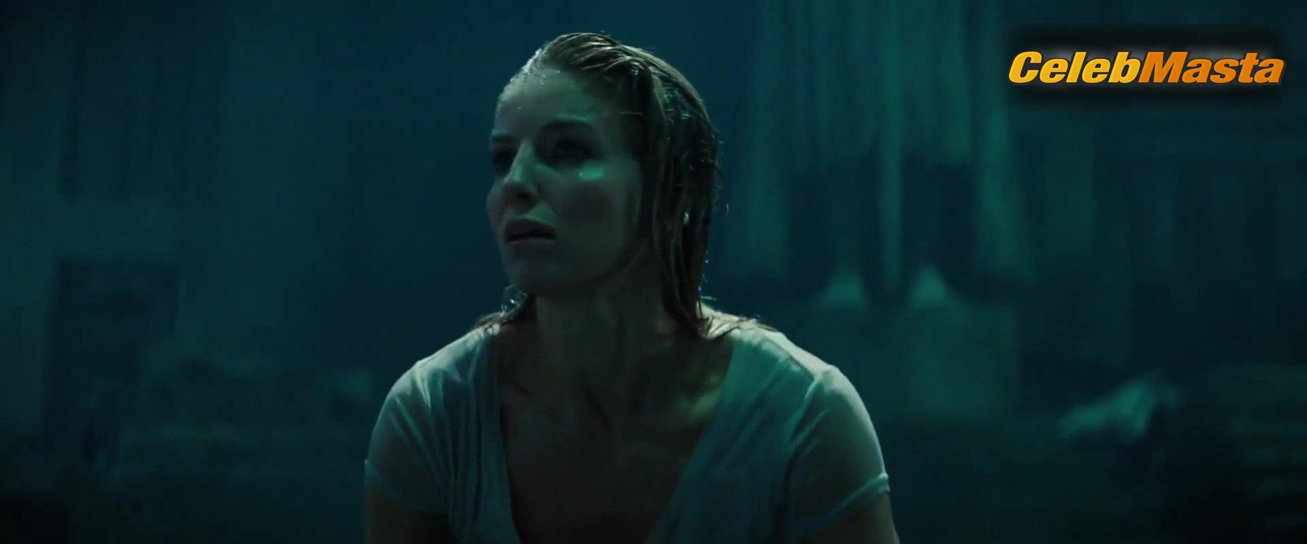 Annabelle Wallis Underwear Scene From The Mummy - Photo 2 of 5 photo 4