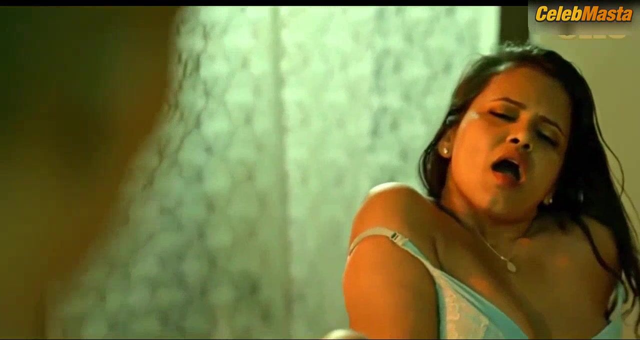 Priya Gamre Tits Scene From Dil Do - Photo 2 of 5 photo 4