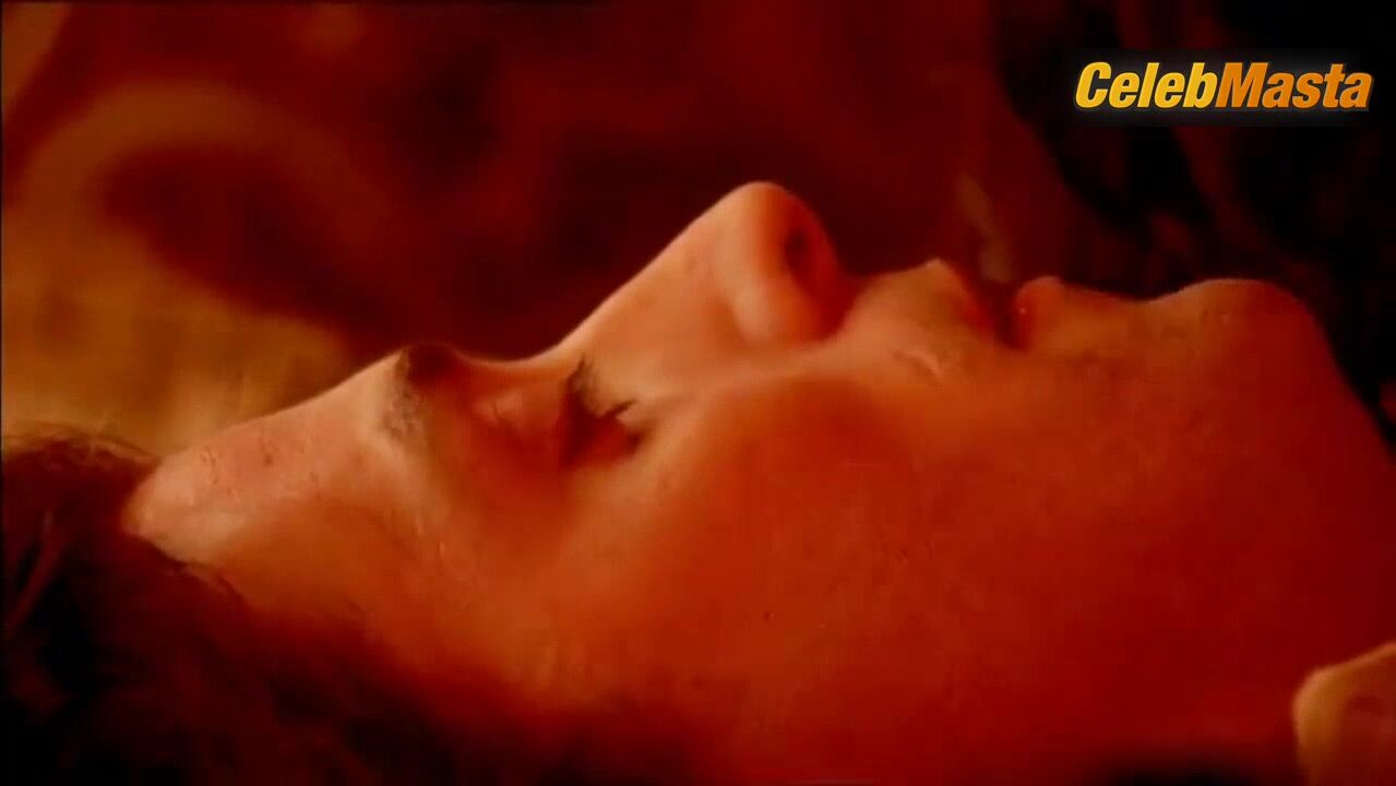 Helen Mccrory ’s Sexy Scene From Charles Ii The - Photo 1 of 5