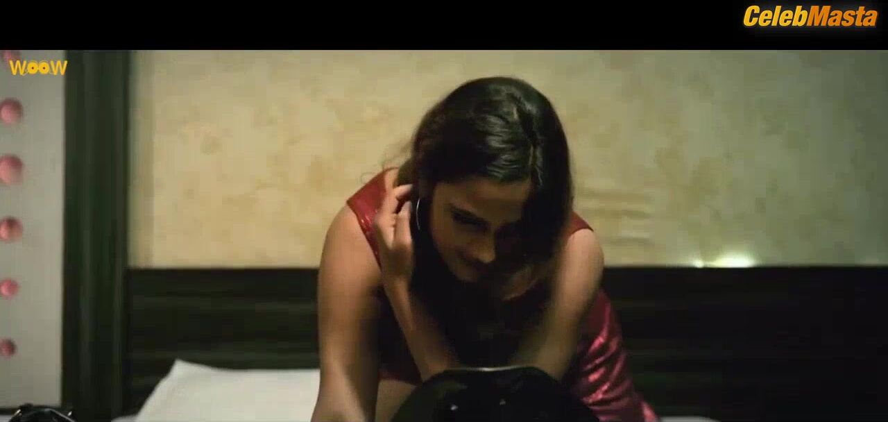 Ekta More ’s Tits, Underwear Scene In Taxi - Photo 5 of 5 photo 1