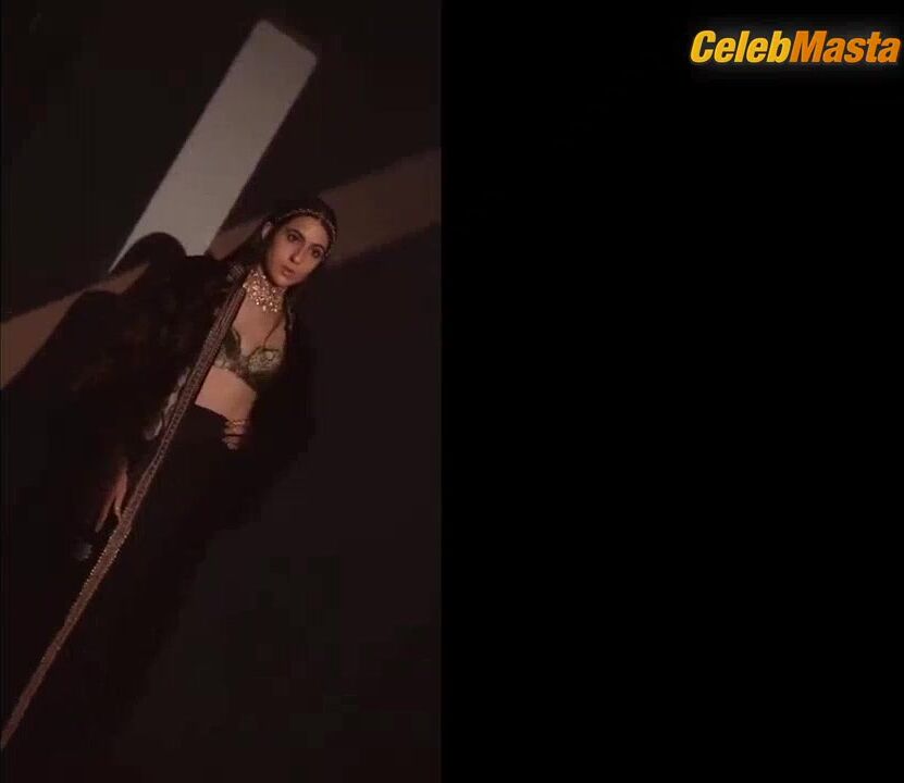 Sara Ali Khan Sexy Scene From Hot Sexy Pics Collection - Photo 1 of 5