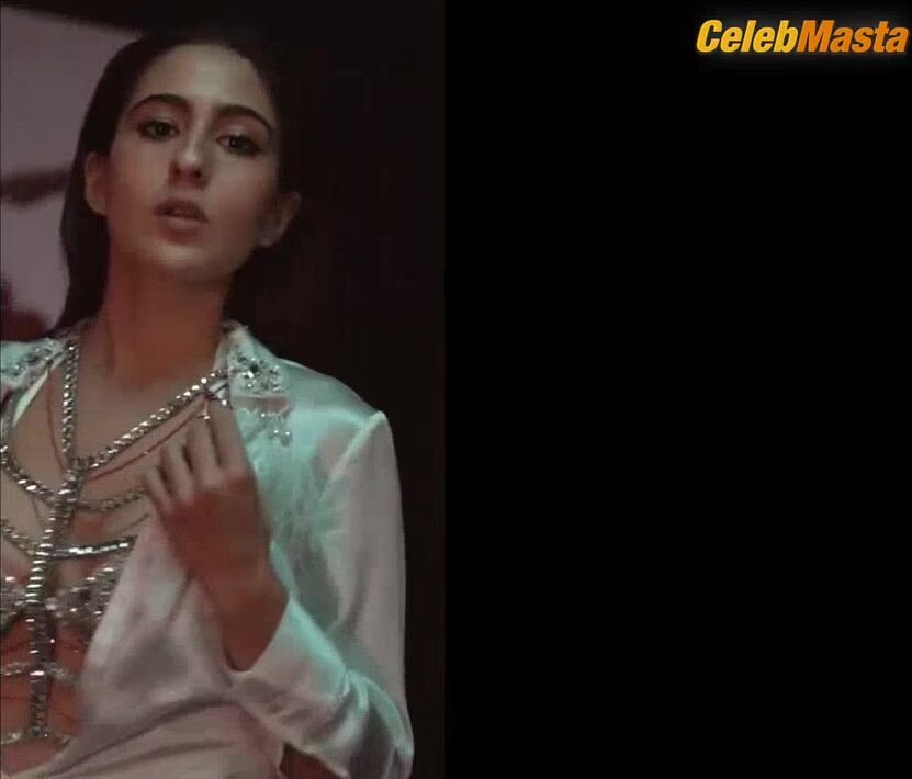 Sara Ali Khan Sexy Scene From Hot Sexy Pics Collection - Photo 1 of 5 photo 2