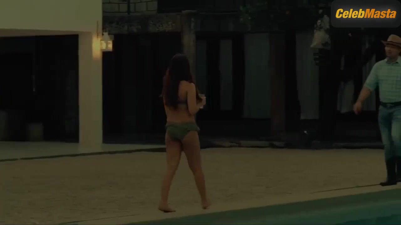 Hershie De Leon Stephanie Raz And Swimsuit Scene In Girl - Photo 1 of 5 photo 2