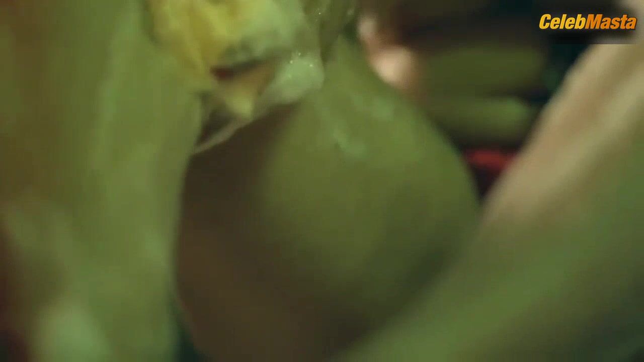 Priya Gamre Ass And Breasts Scene In Matki Part 2 - Photo 1 of 5 photo 5