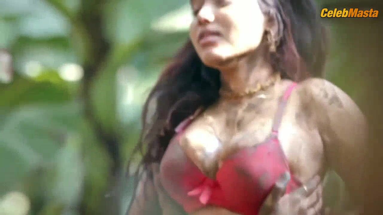Priya Mishra Shows Off Sexy Scene In Mann Marzi - Photo 1 of 5 photo 5