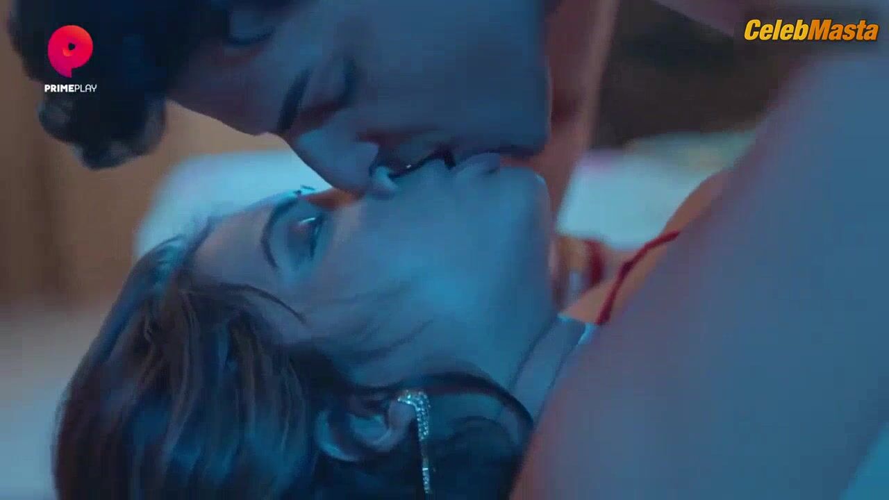 Aiswarya Agarwal Shows Skin Scene In Tution Teacher - Photo 2 of 5