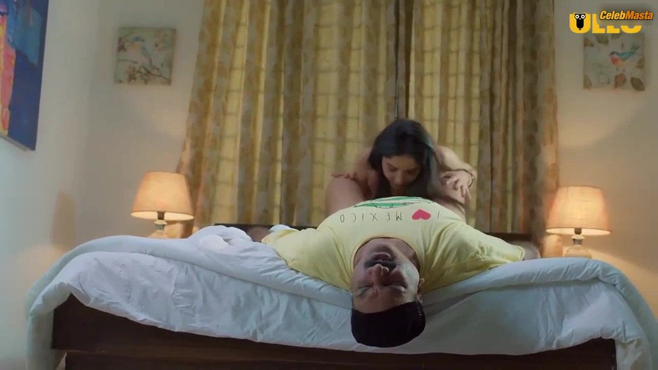 Priya Mishra Bares Boobs Scene In Dunali - Photo 3 of 5 photo 2