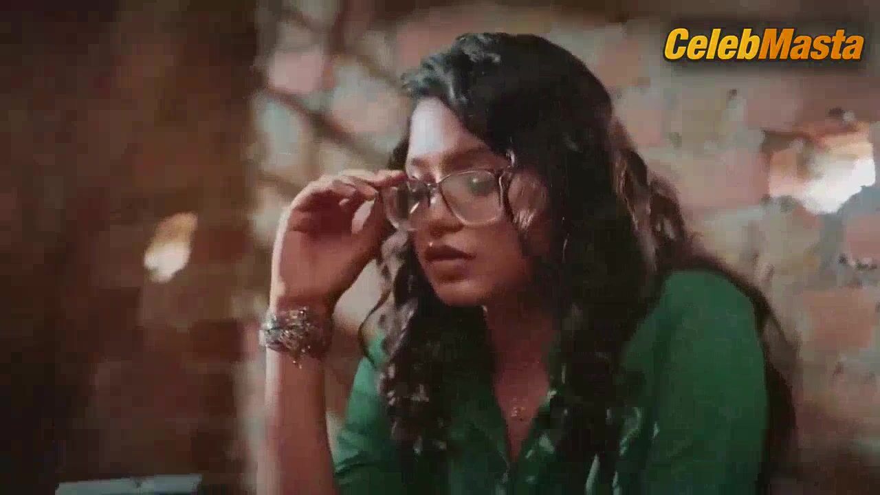 Ayushi Bhowmick Sexy Scene From Dil To Baccha Hai - Photo 2 of 5