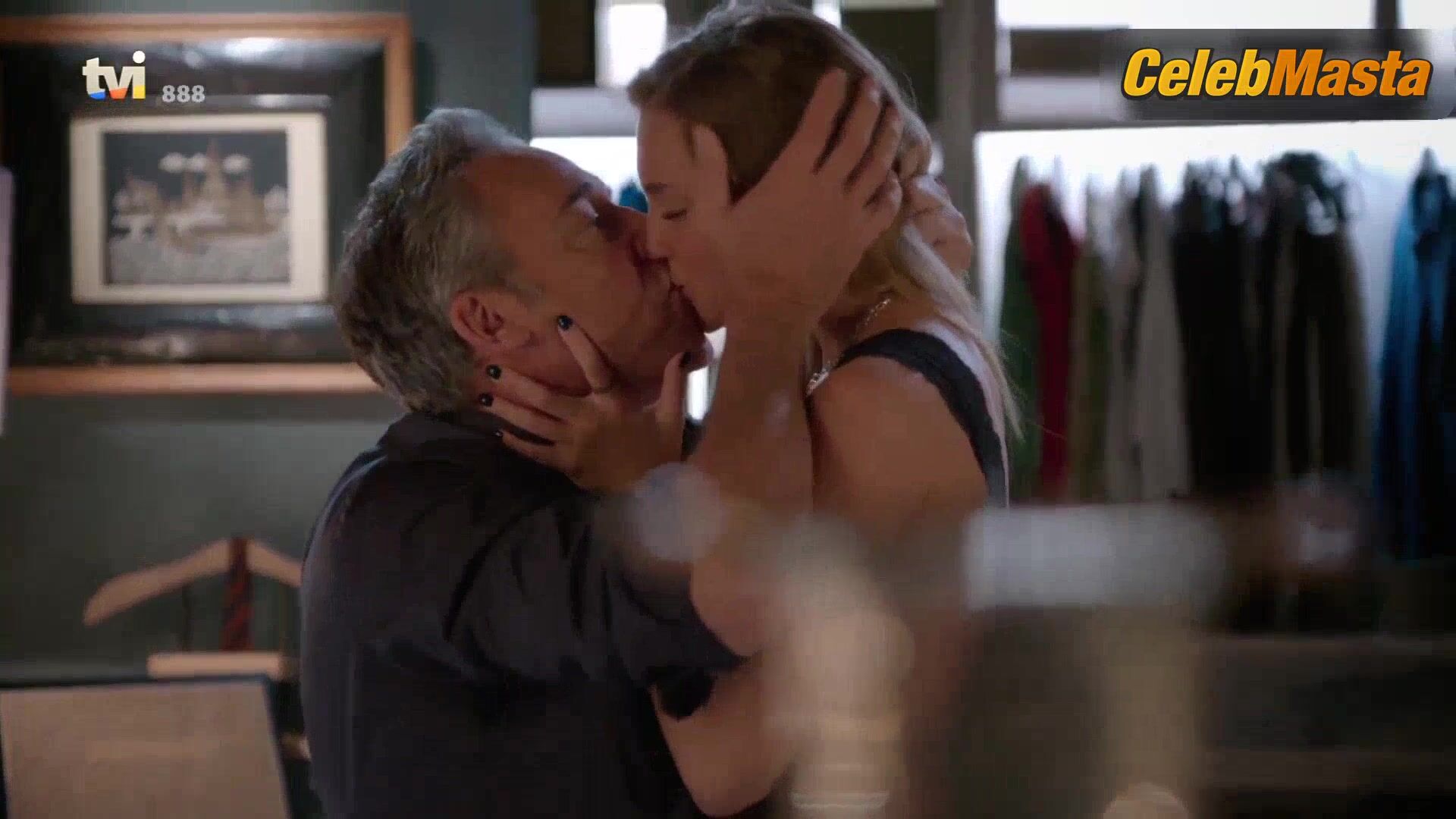 Margarida Corceiro Shows Sexy Scene In Quero E Viver - Photo 2 of 5 photo 4