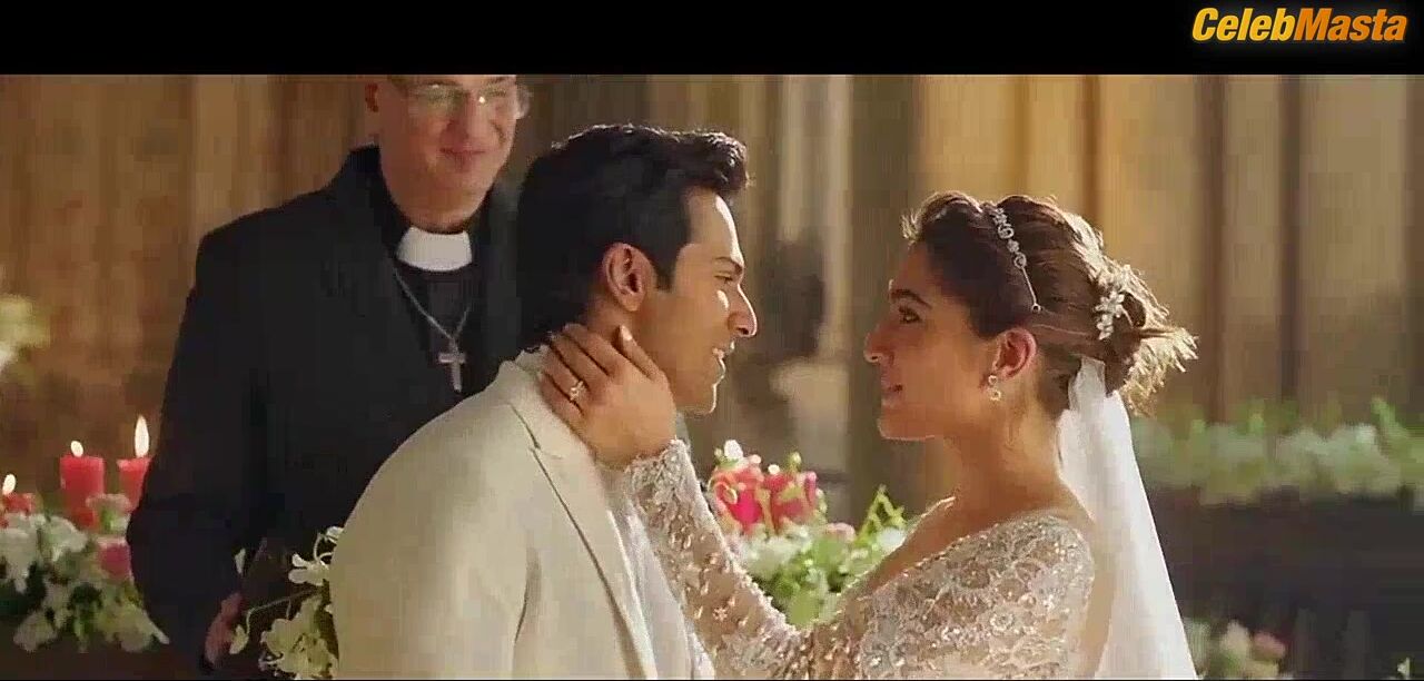 Sara Ali Khan Hot Scene In Love Aaj Kal - Photo 2 of 5 photo 1