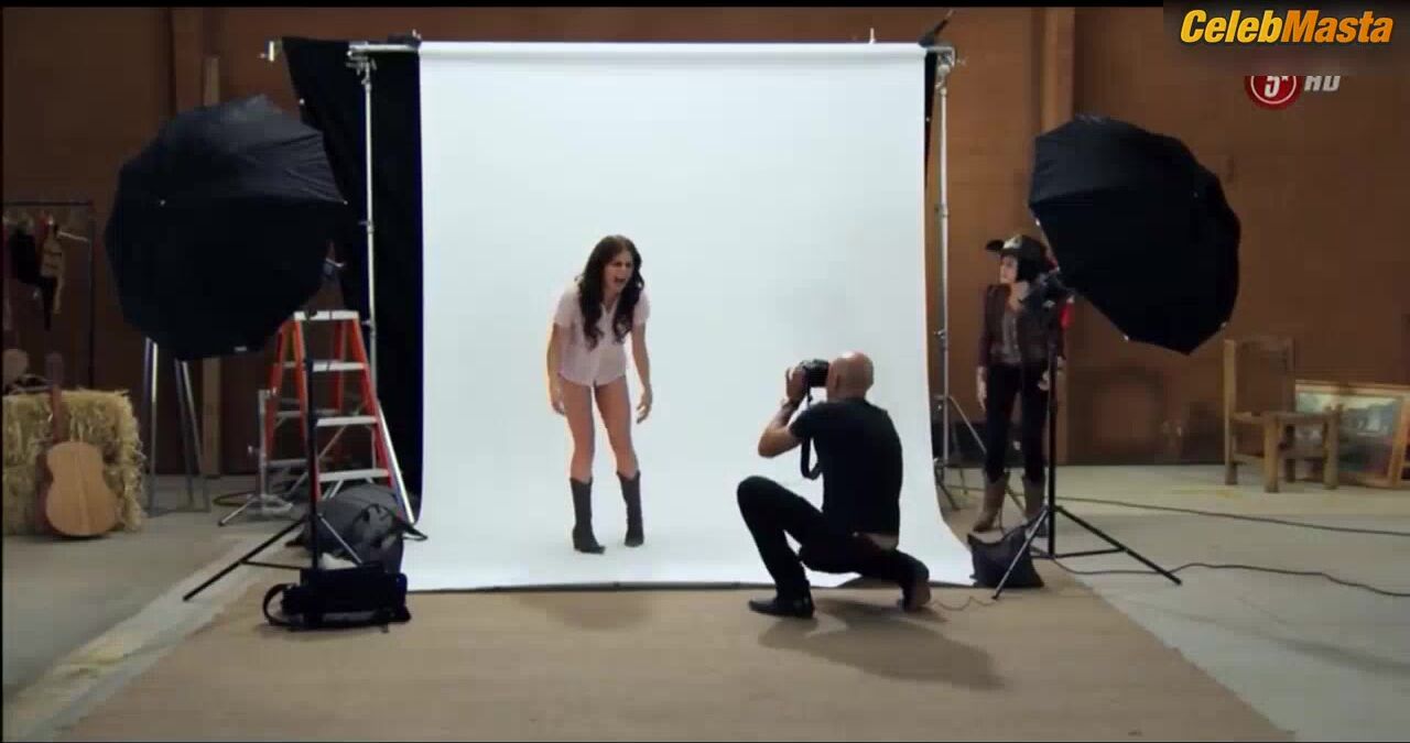 Karla Souza ’s Tits And Underwear Scene In Los - Photo 1 of 5 photo 4