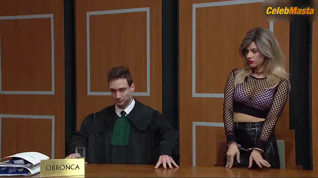 Weronika Rosati Tits Scene From Saturday Night Live Polska - Photo 2 of 5 photo 1