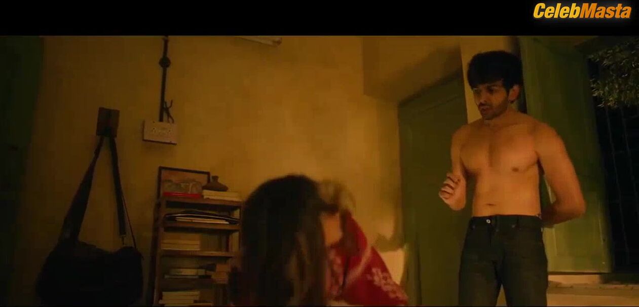 Sara Ali Khan ’s Sexy Scene From Love Aaj Kal - Photo 1 of 5 photo 5