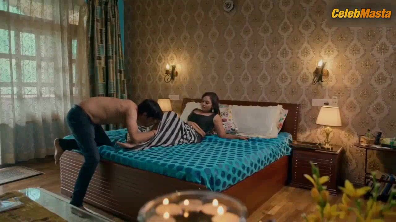 Peehu Kanojia Bush Scene In Charmsukh Tawa Garam Part 2 - Photo 2 of 5
