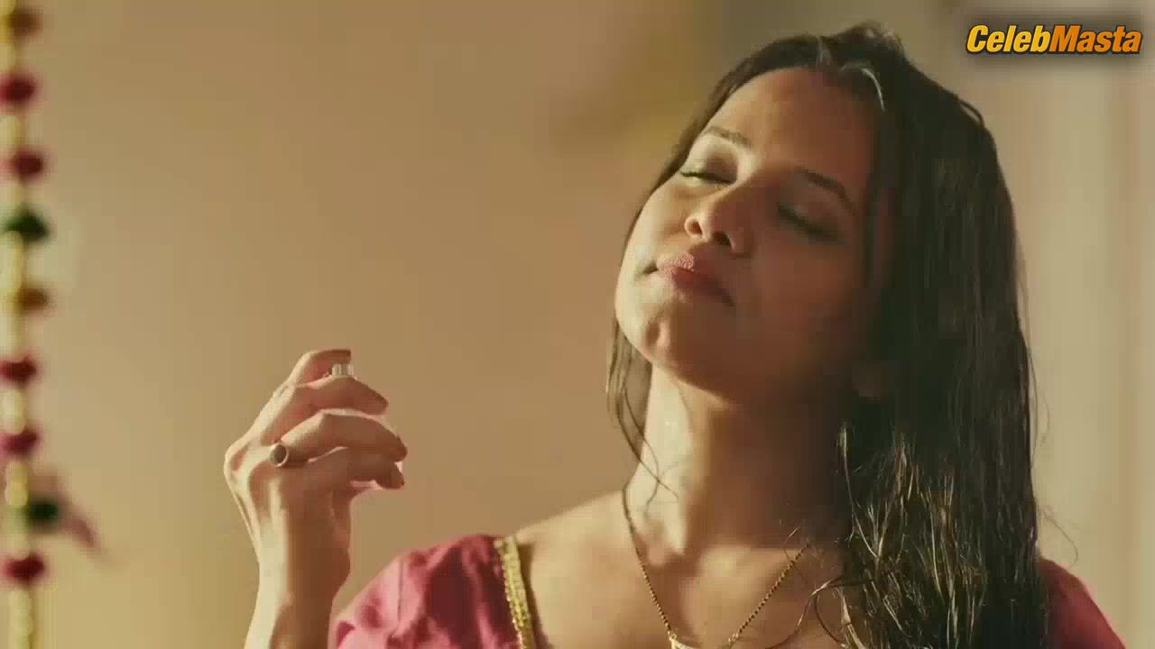 Priya Gamre Hot Scene In Matki - Photo 2 of 5