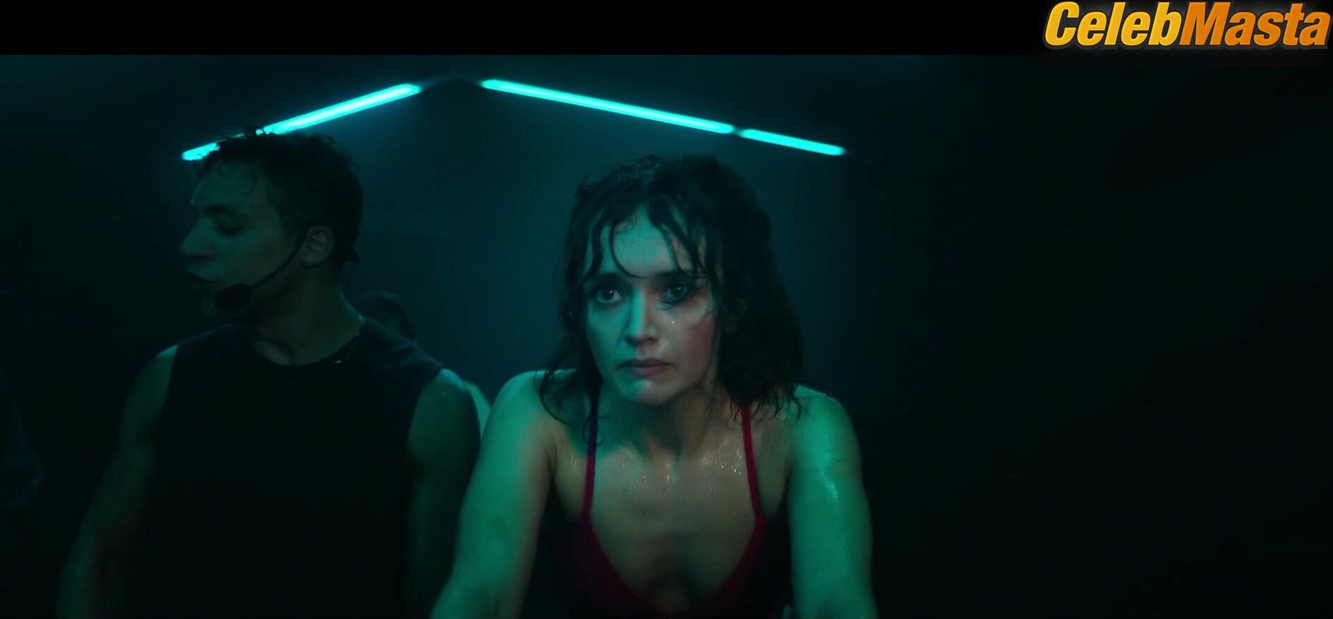 Olivia Cooke Bares Hot Scene In The Girlfriend - Photo 1 of 5 photo 5
