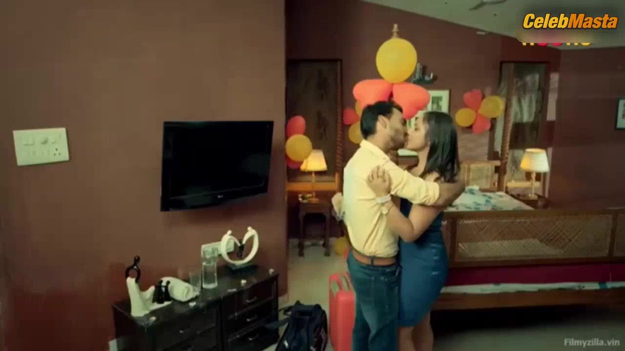 Peehu Kanojia Boobs, Underwear Scene From Sanvida - Photo 2 of 5 photo 1
