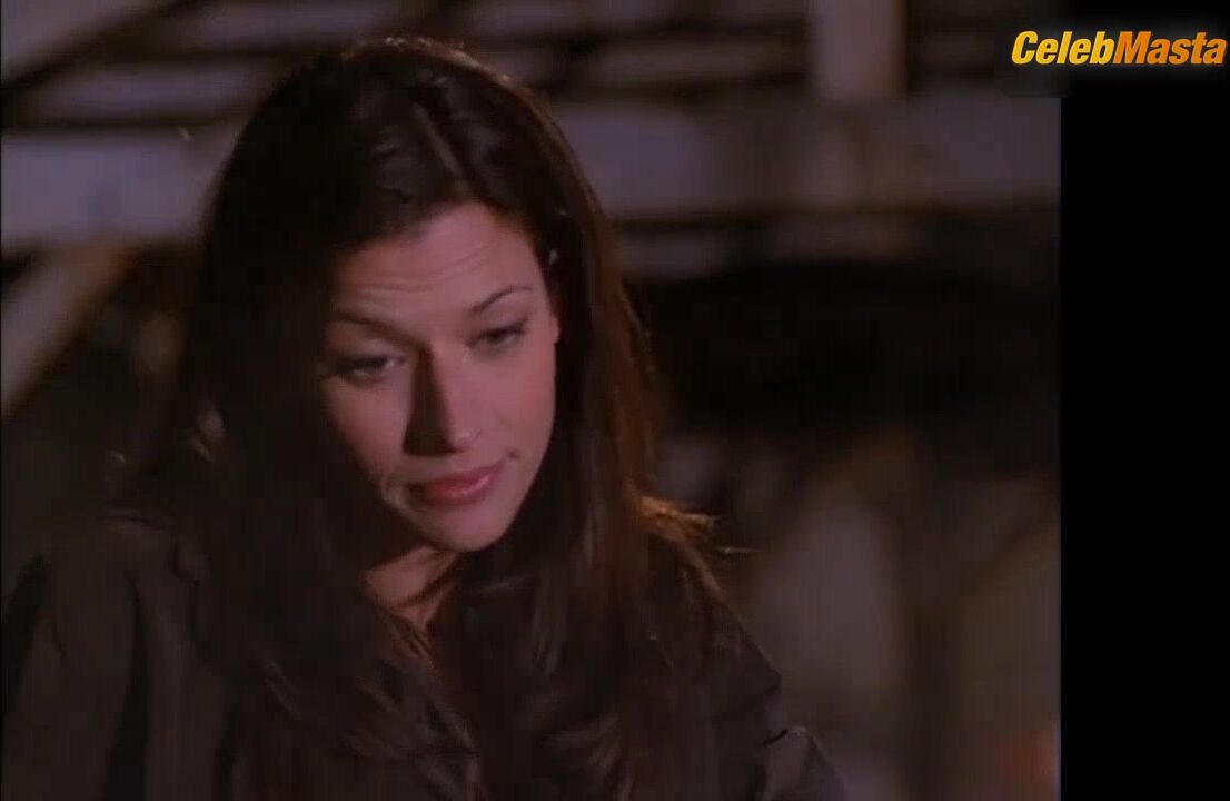 Brooke Langton ’s Sexy Scene From Melrose Place - Photo 2 of 5