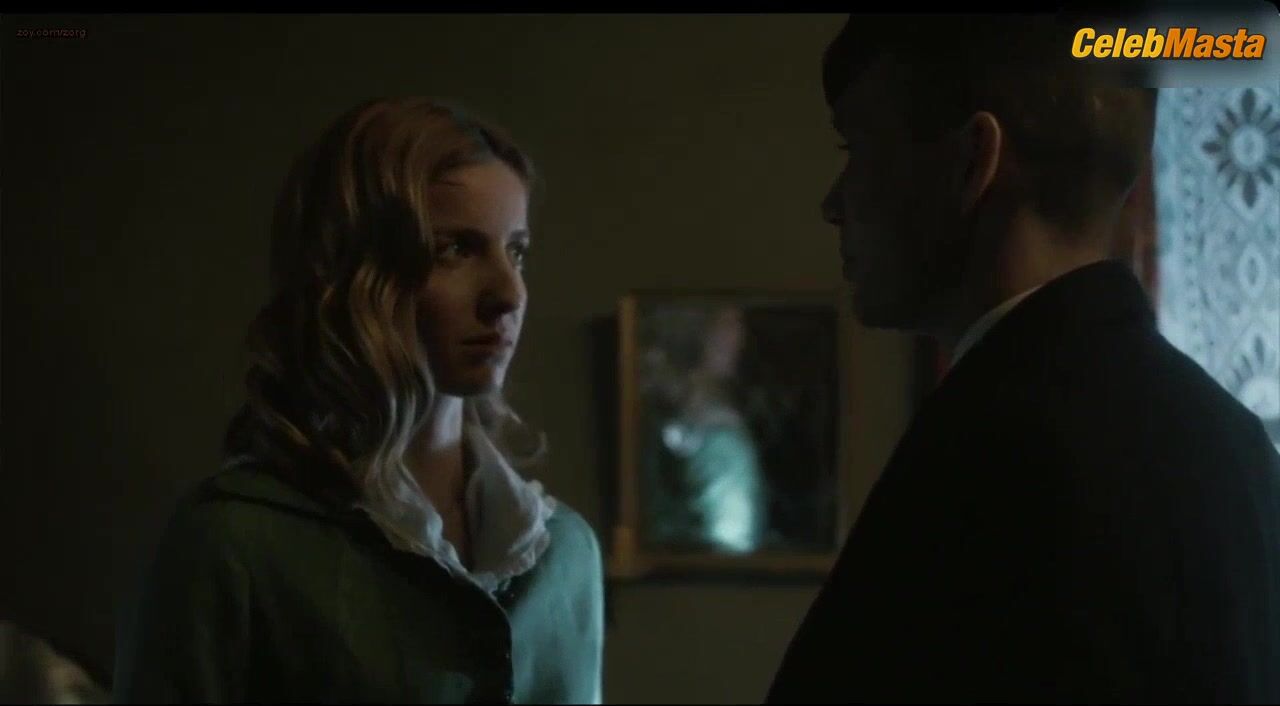 Annabelle Wallis Tits And Underwear Scene In Peaky Blinders - Photo 2 of 5 photo 1