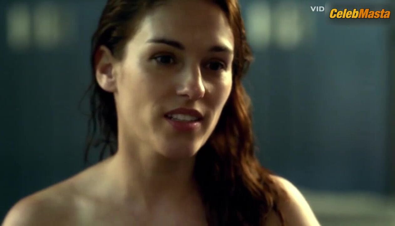 Amy Jo Johnson ’s Tits, Underwear Scene From - Photo 5 of 5 photo 4