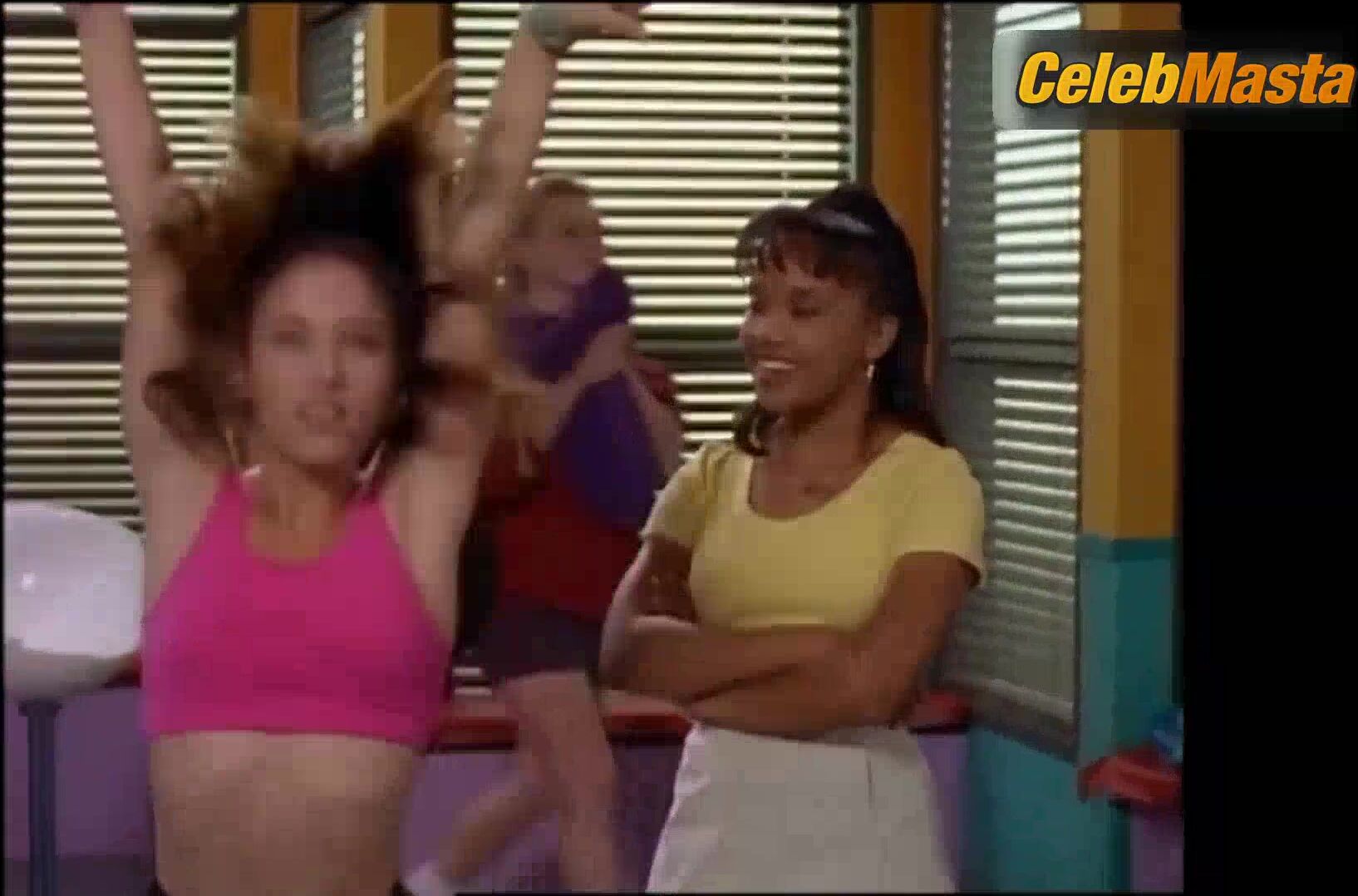 Amy Jo Johnson ’s Sexy Scene From Mighty - Photo 1 of 5