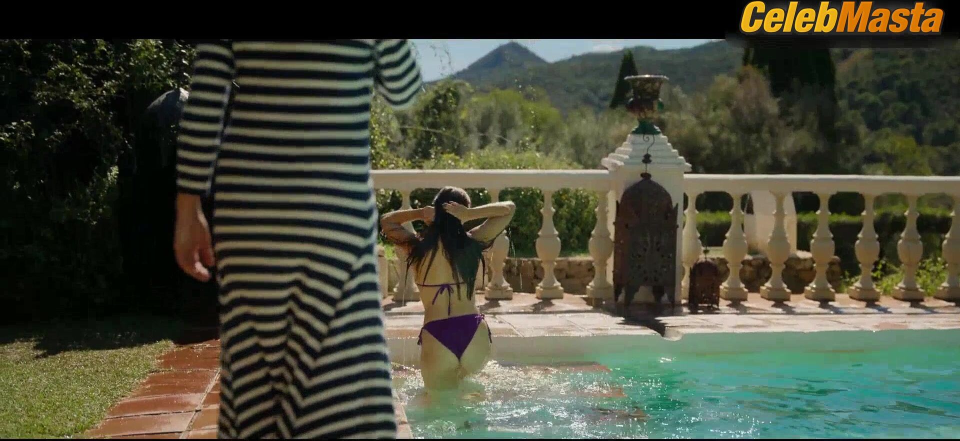 Olivia Cooke Flaunts Swimsuit Scene In The Girlfriend - Photo 2 of 5