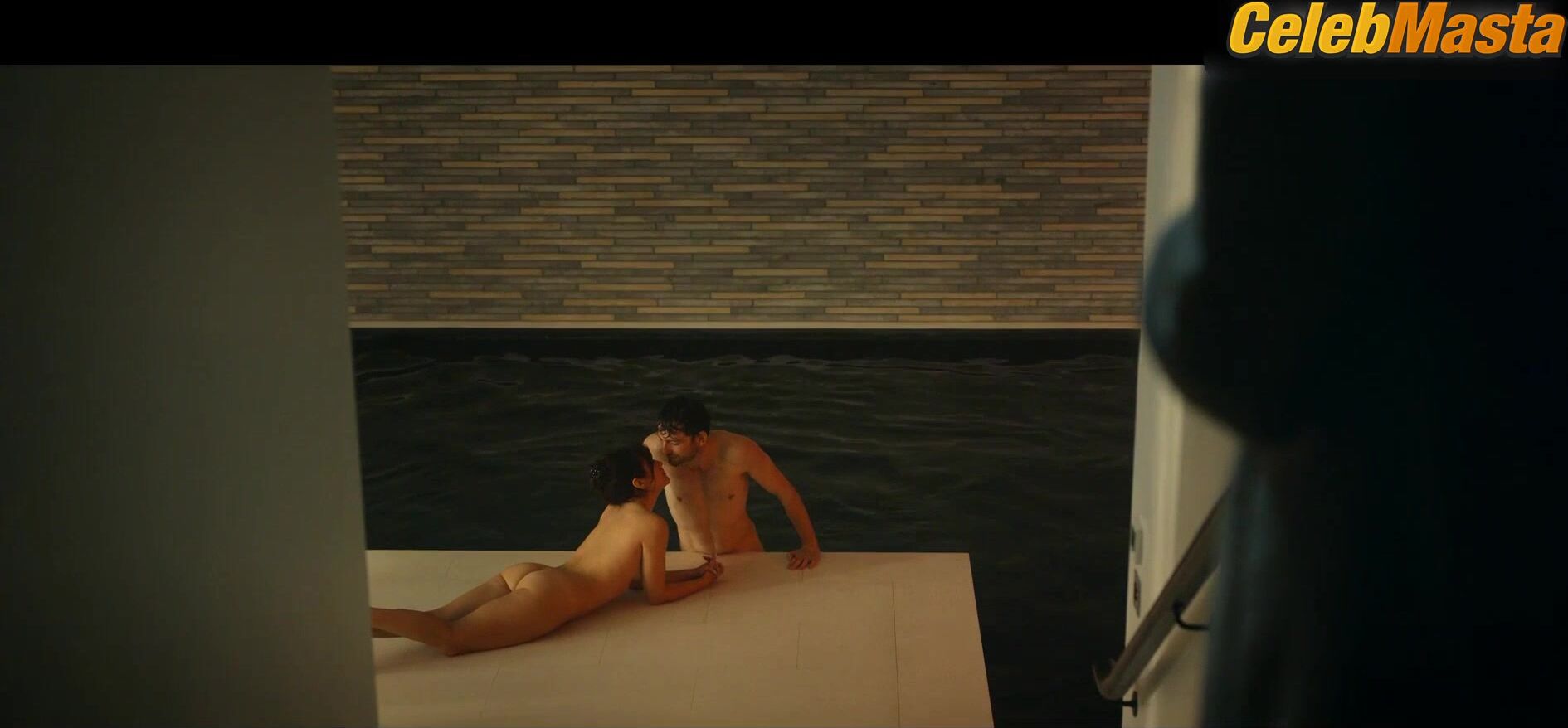Olivia Cooke Naked, Bold Scene In The Girlfriend - Photo 3 of 5 photo 2